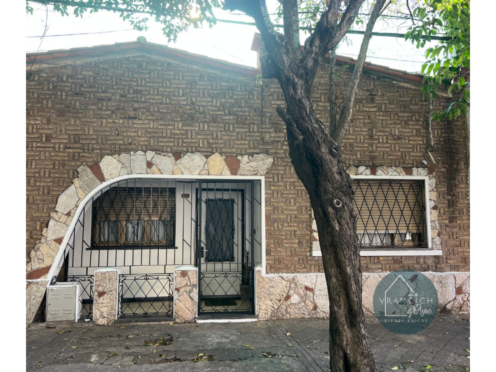 VENTA CASA ARROYITO DOS DORMITORIOS - 1