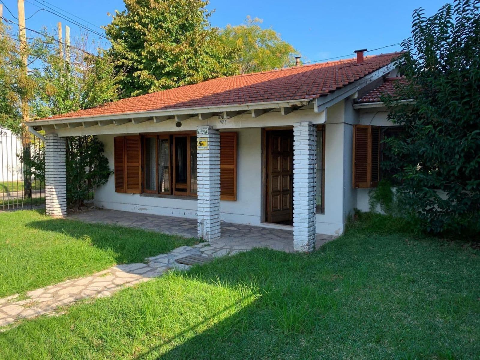 Villa Adelina, Casa A Refaccionar Con Lindo Jardín En Muy Buena Ubicación - 1