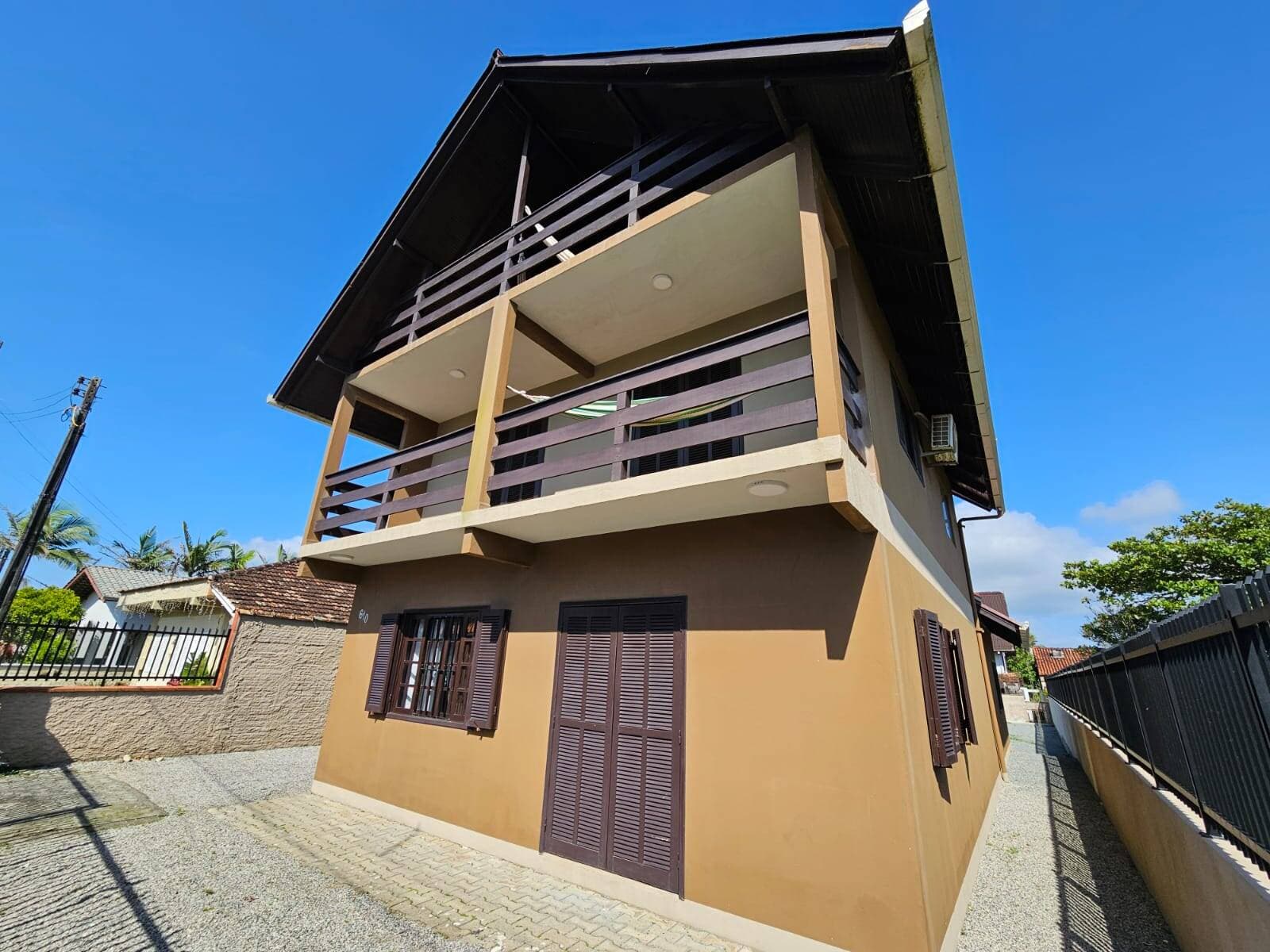 Sobrado com 4 dormitórios 196,50 m² - Balneário Barra do Sul - Salinas - 1
