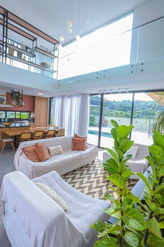 CASA MODERNA DE ALTO PADRÃO NO RESIDENCIAL ITAHYE - 1
