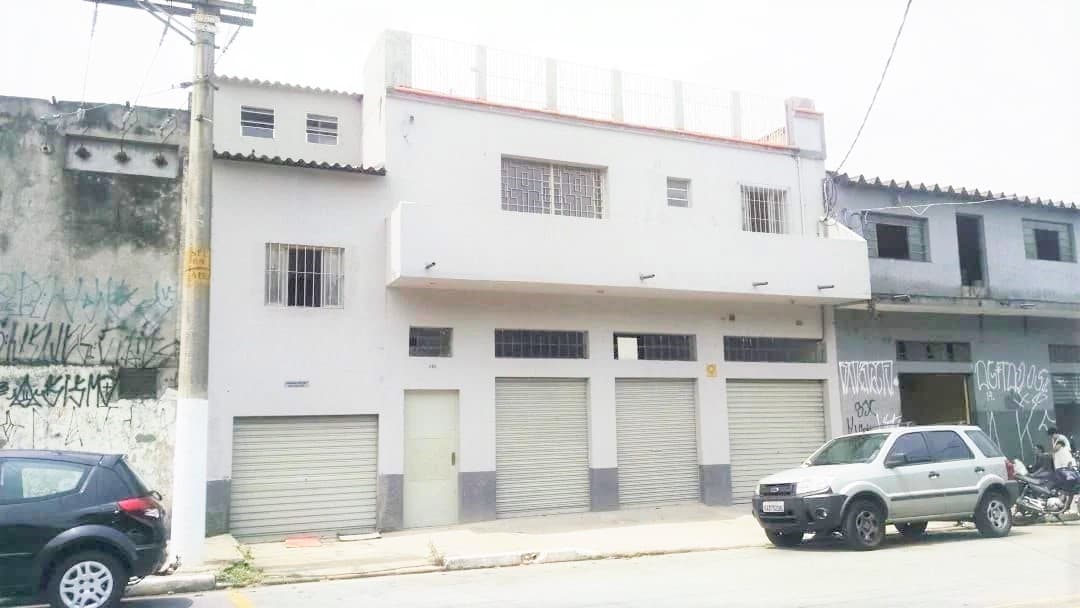 Galpão à venda, 400 m², 2 banheiros - 1