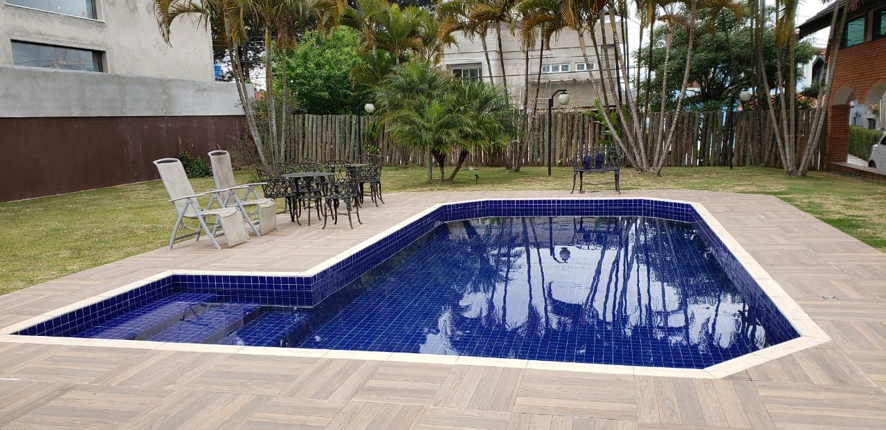 Casa à venda, 550 m², 4 quartos, 3 banheiros, 4 suítes - 1